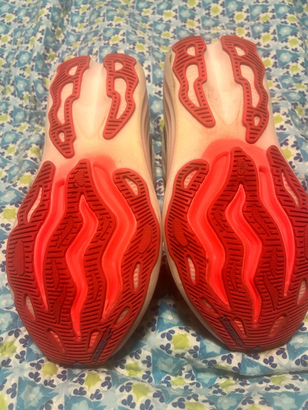 Women’s White Athletic!Brooks glycerin max size 7 - Picture 7 of 9